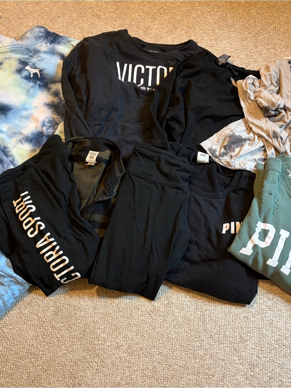 Victoria’s Secret Sport and PINK lot